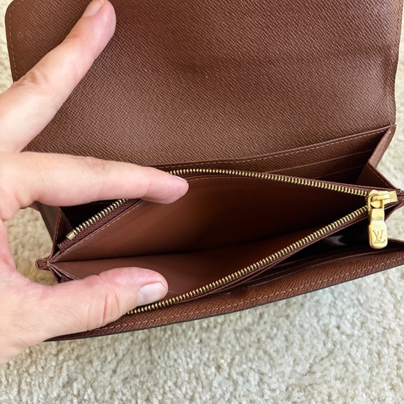 Louis Vuitton Wallet - Picture 5 of 9